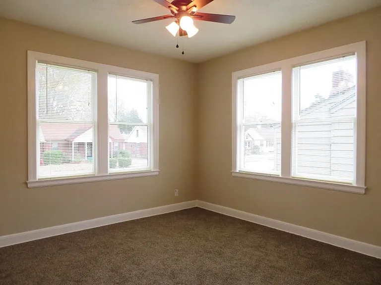 943 Biggs St — Photo 4