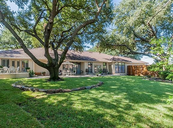 3rd image of 1303 Cottonwood Valley Cir