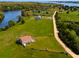 104 Pond View Farm Rd, West Tisbury, MA 02575