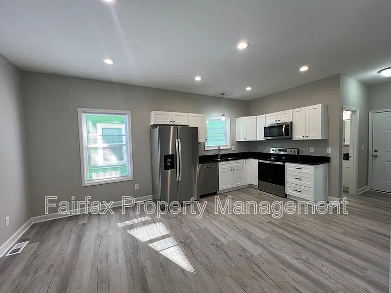 2313 Owen St #A — Photo 5
