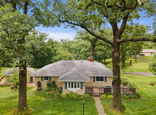 1227 Glenwood Dr NW, Cedar Rapids, IA 52405