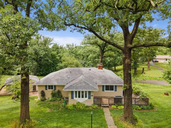 1227 Glenwood Dr NW, Cedar Rapids, IA 52405