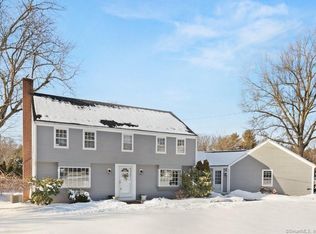 15 Stoner Dr, West Hartford, CT 06107