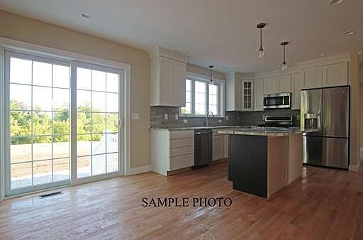 4th image of 15 Church St