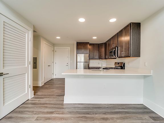 3rd image of 660 Grand St APT 305