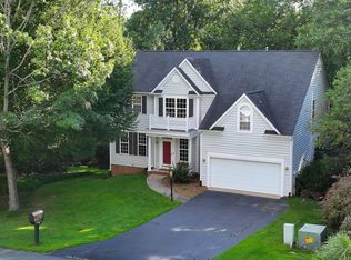 910 Charter Oaks Dr, Charlottesville, VA 22901