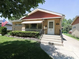 194 W Burlington St, Riverside, IL 60546