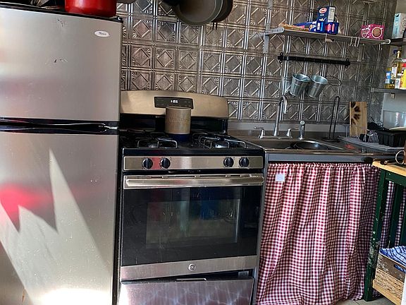 5th image of 808 W Armitage Ave #3