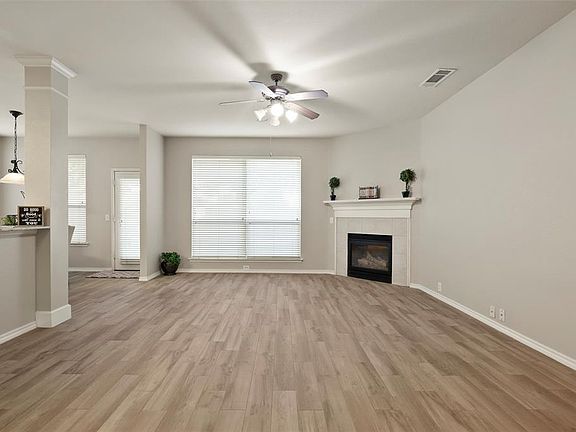 3rd image of 11288 Blackhawk Dr