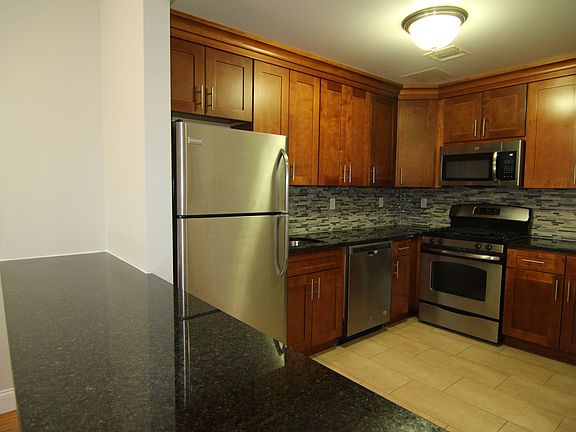 3rd image of 20-12 31st St #A2
