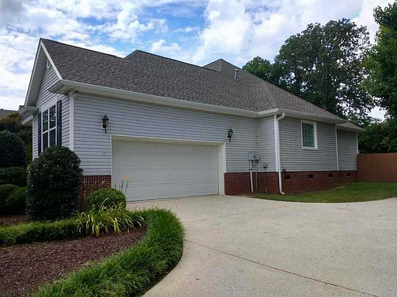 5th image of 170 Bartlett Cir NE