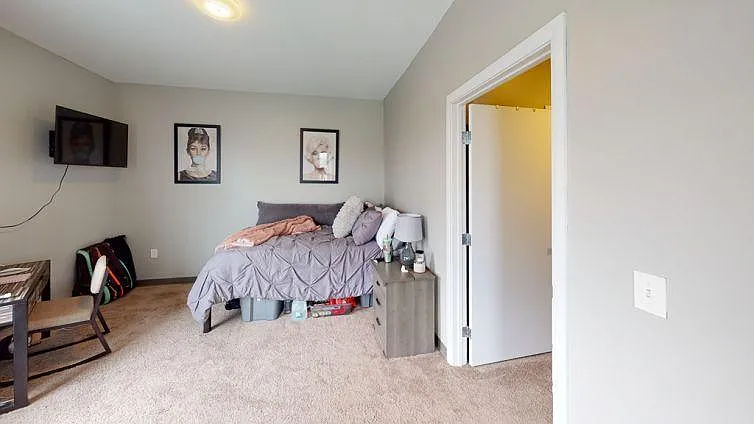 15 E Lane Ave — Photo 8