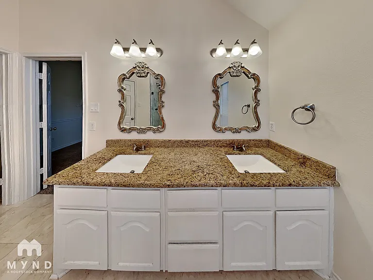 1257 Christopher Ln — Photo 9
