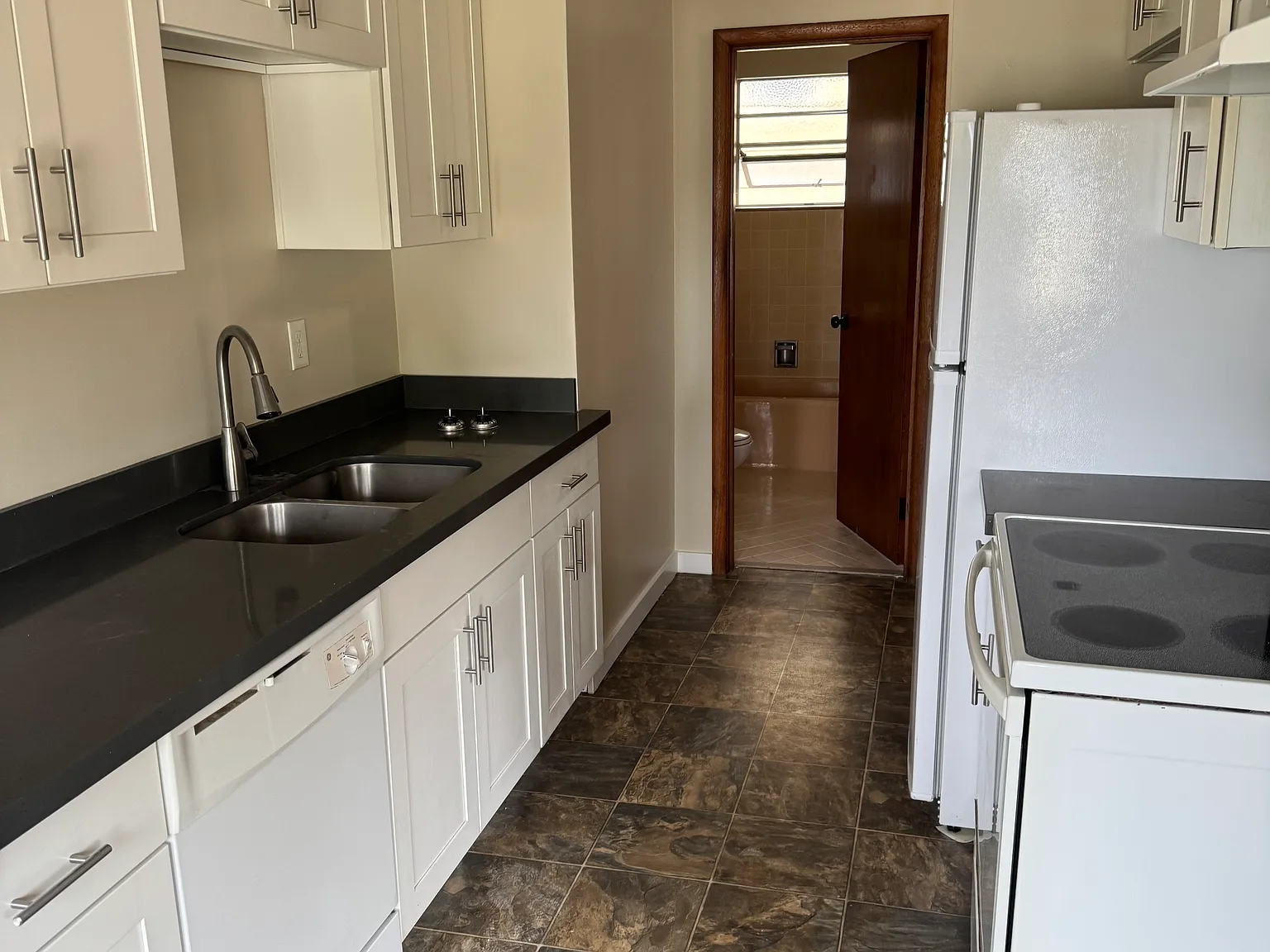 2 bed, 860 sqft, $2,000 — Photo 4