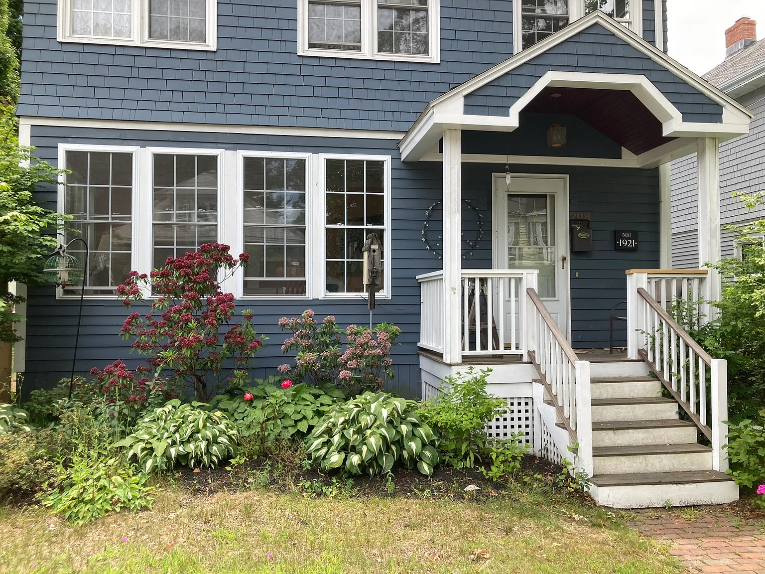 3 bed, 2.5 bath, 2495 sqft, $4,200 — Photo 3