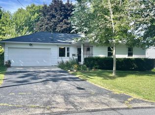 1646 Mayfield Ln, Madison, WI 53704