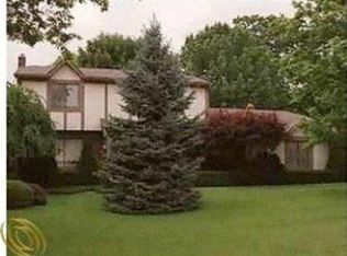 21875 Parklane Rd, Farmington Hills, MI 48335