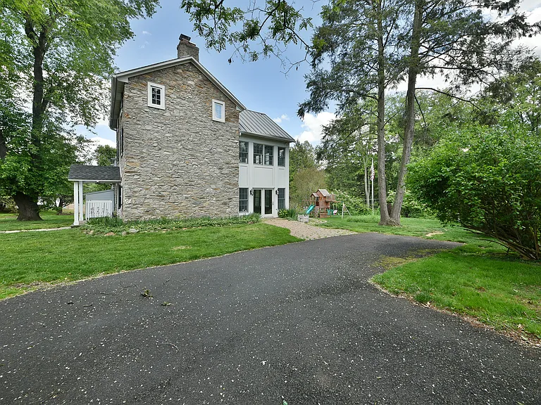 966 Paige Ct — Photo 62