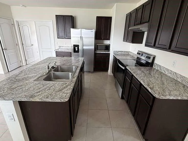 1511 Catbriar Way — Photo 7