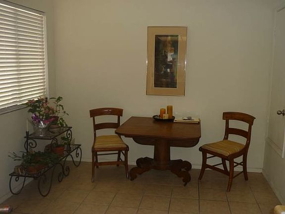 3rd image of 1239 Villa Dr SE