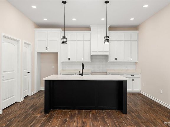 5th image of 3401 Las Vistas Ln