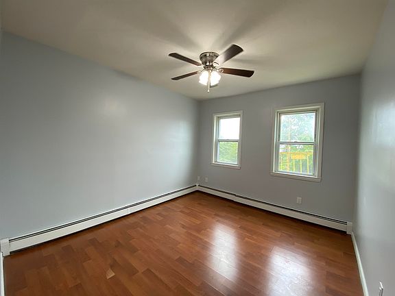 5th image of 123 W 19th St #5