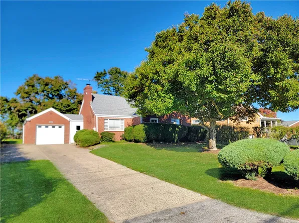 1325 Silver Ln, Coraopolis, PA 15108