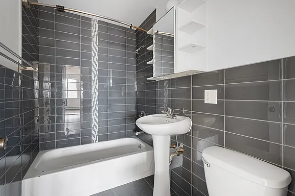 Rented by Oxford Property Group | media 8