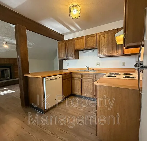 401 50th St S #14 — Photo 17