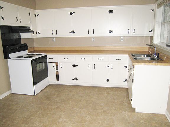 2 Bedroom Duplex Rental-2816 Hammond