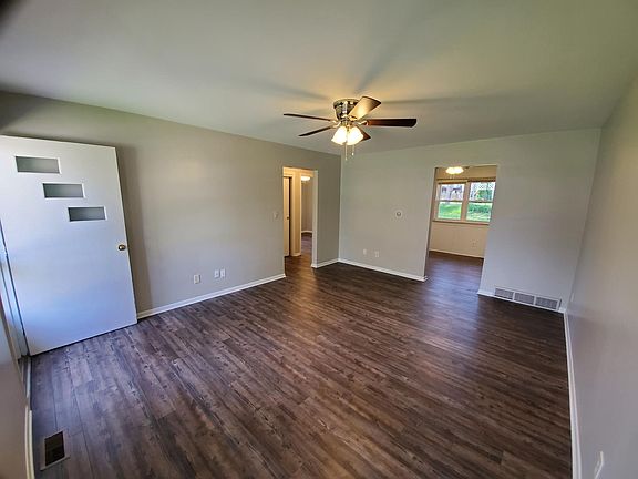 2nd image of 885 Barnes Ave