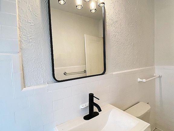 4th image of 2666 N Moreland Blvd APT 7
