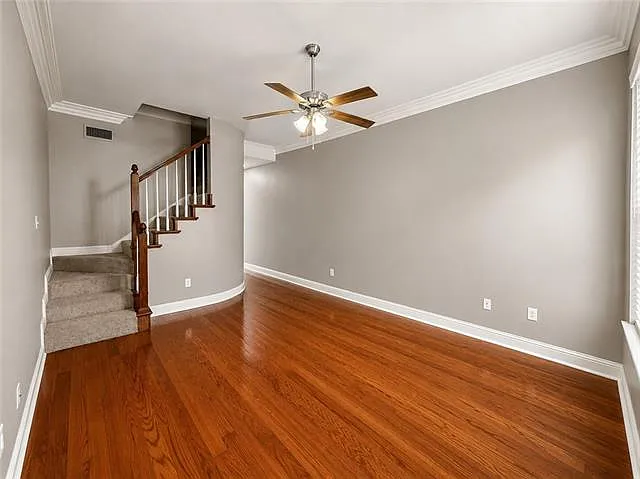 308 W Robert E Lee Blvd — Photo 2