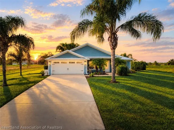 608 Woodmont St, Sebring, FL 33876