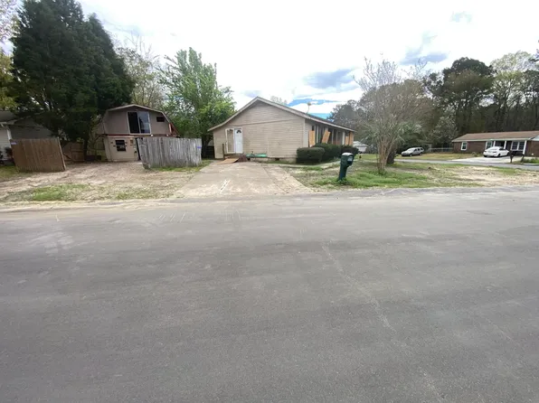 123 Red Cedar Dr, Goose Creek, SC 29445