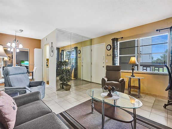 2nd image of 17001 NE 13th Ave APT 207