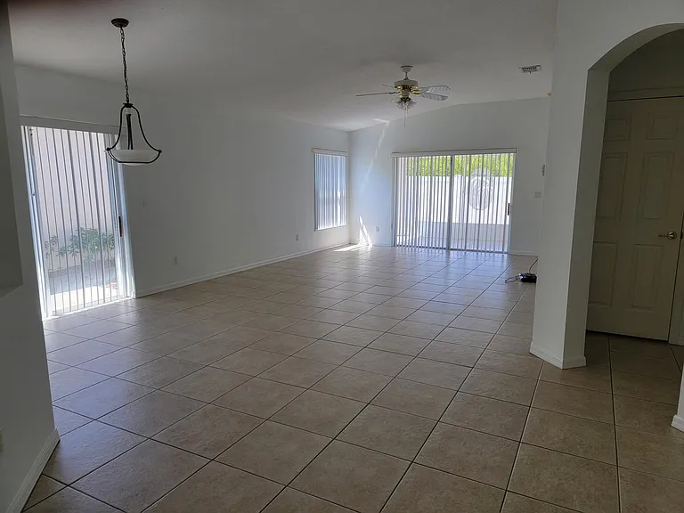 2089 Braxton St — Photo 3
