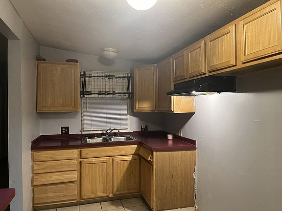 4th image of 499 E Starr Ave