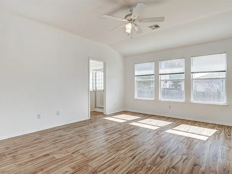 1305 Cabin 4 Ct — Photo 22