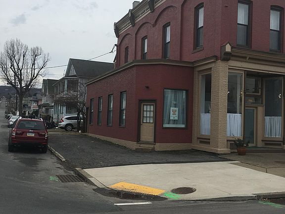 2nd image of 701-703 Cedar Ave