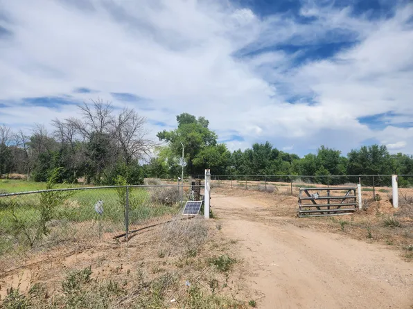 30 Pluma Rd, Belen, NM 87002