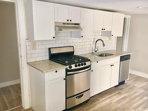 62 Caroline St #4 Photo 1