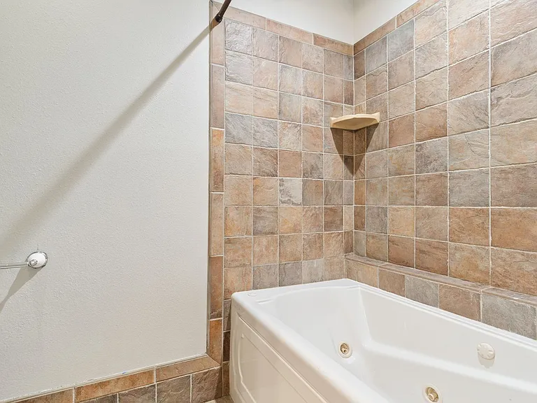 3222 S 54th St — Photo 29
