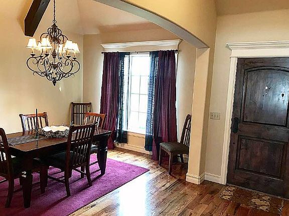 5th image of 2100 E Woodland Cir