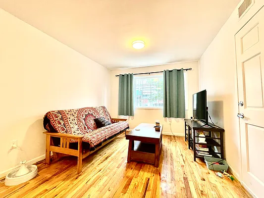 Rented by Pear NYC LLC | media 22