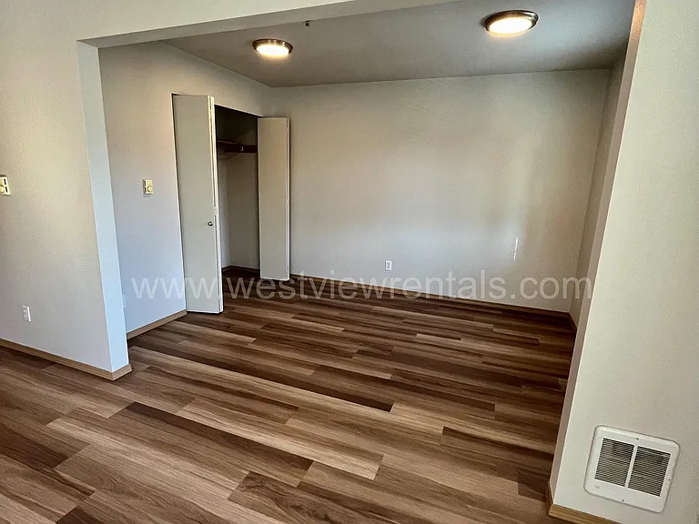 135-139 Prince Ave — Photo 238