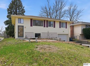 13059 Meredith Ave, Omaha, NE 68164