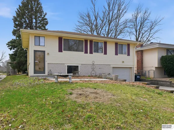 13059 Meredith Ave, Omaha, NE 68164