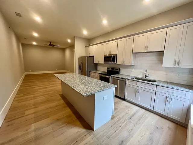4142 N Swann St — Photo 4