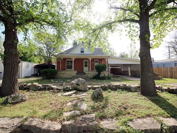 404 Millington St, Winfield, KS 67156